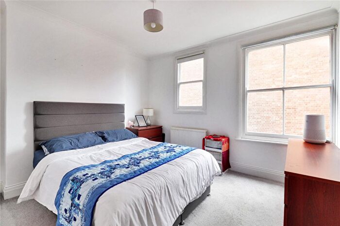 2 Bedroom Flat For Sale In Grove Hill Road, Tunbridge Wells, Kent, TN1