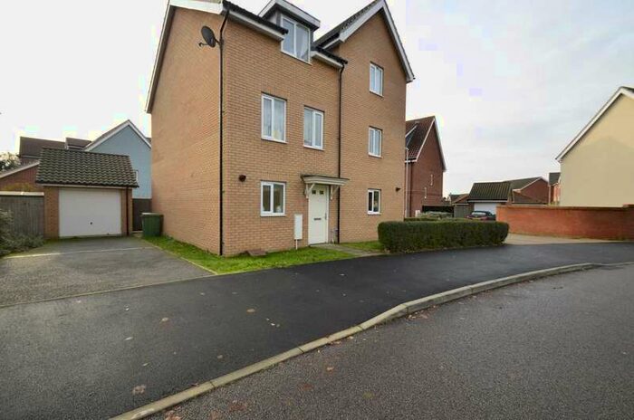 3 Bedroom Town House To Rent In Dragonfly Lane, Norwich, NR4