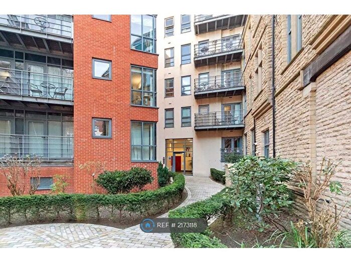 1 Bedroom Flat To Rent In Waterloo Court, Leeds, LS10