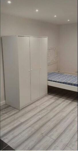 1 Bedroom Studio To Rent In Stuart Crescent, Hayes, UB3