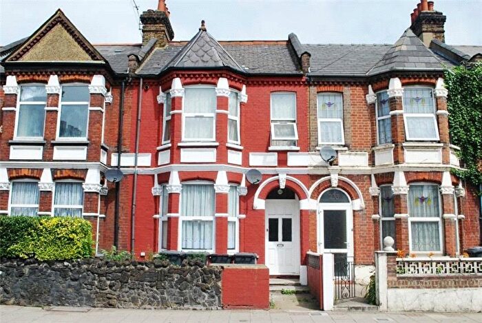 Studio To Rent In Philip Lane, Tottenham, London, N15