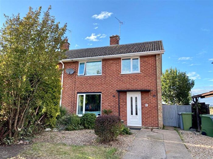 3 Bedroom Semi-Detached House To Rent In Morgans Close, Coddington, NG24