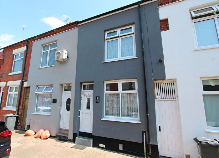 3 Bedroom Terraced House To Rent In Osborne Road, Leicester, LE5