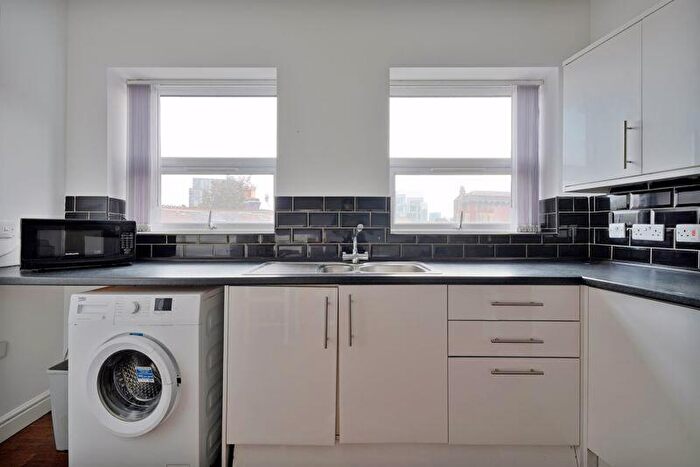 2 Bedroom Apartment To Rent In Flat A, Furnace Hill, Sheffield, S3