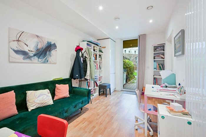 4 Bedroom Property For Sale In Admiralty Avenue, Royal Wharf, E16