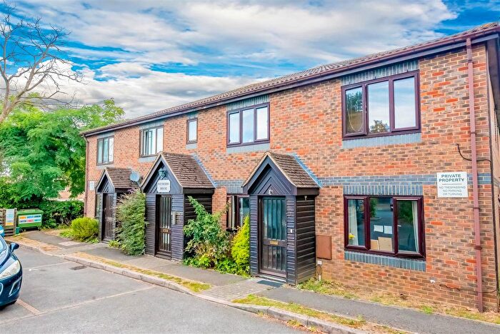 1 Bedroom Flat For Sale In York Road, Camberley, GU15