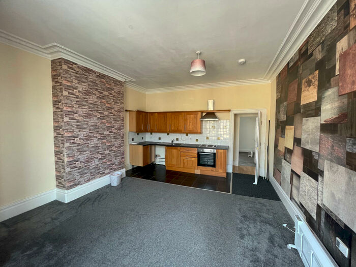 2 Bedroom Flat To Rent In Station Road, FY4