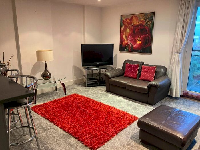 2 Bedroom Flat To Rent In Flathom House, Ferry Court, Cardiff, CF11