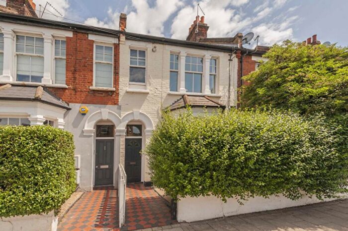 2 Bedroom Flat To Rent In Cavendish Road, Balham, SW12