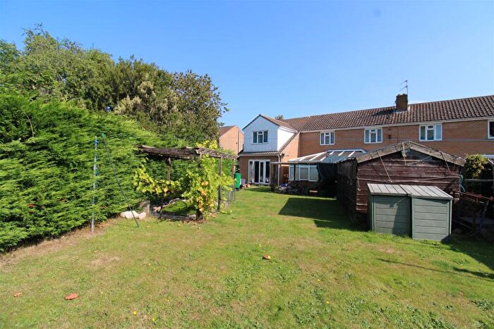 5 Bedroom Semi-Detached House For Sale In Elms Close, Cox Lane, Great Barton, Bury St. Edmunds, IP31