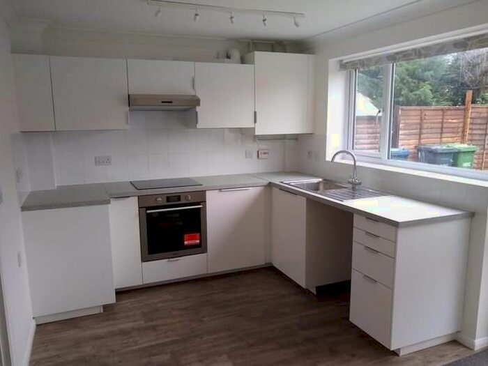 3 Bedroom Semi-Detached House To Rent In Derwent Close, Huntingdon PE29