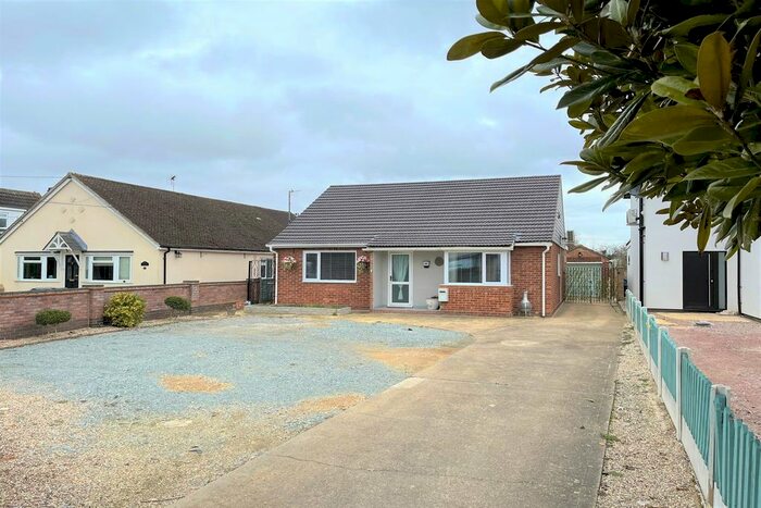 4 Bedroom Detached Bungalow To Rent In Mill Lane, Cressing, Braintree, CM77