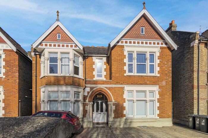 1 Bedroom Flat To Rent In Gordon Road, London, W13