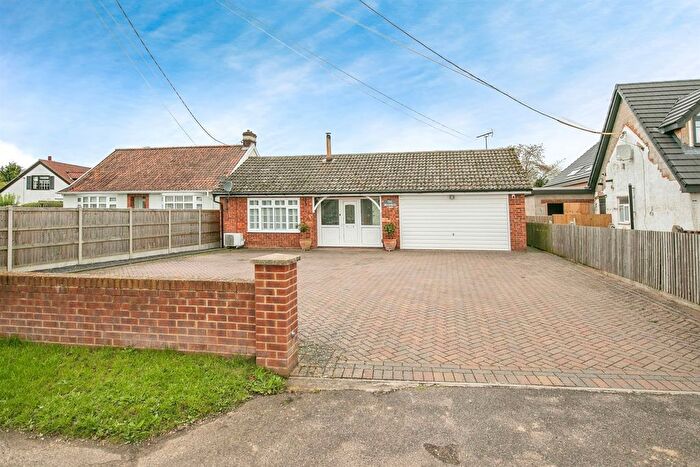 3 Bedroom Detached Bungalow For Sale In Old London Road, Copdock, Ipswich, IP8