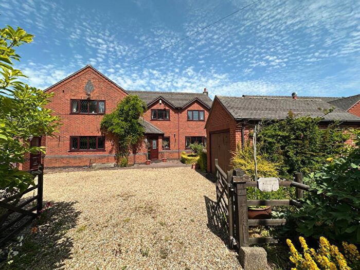 4 Bedroom Detached House For Sale In Henhurst Hill, Burton-on-Trent, DE13