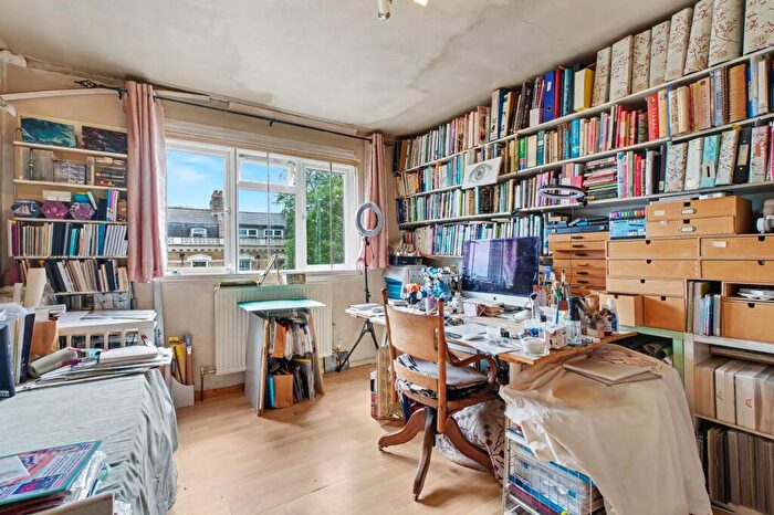 1 Bedroom Flat For Sale In Tollington Park, N4