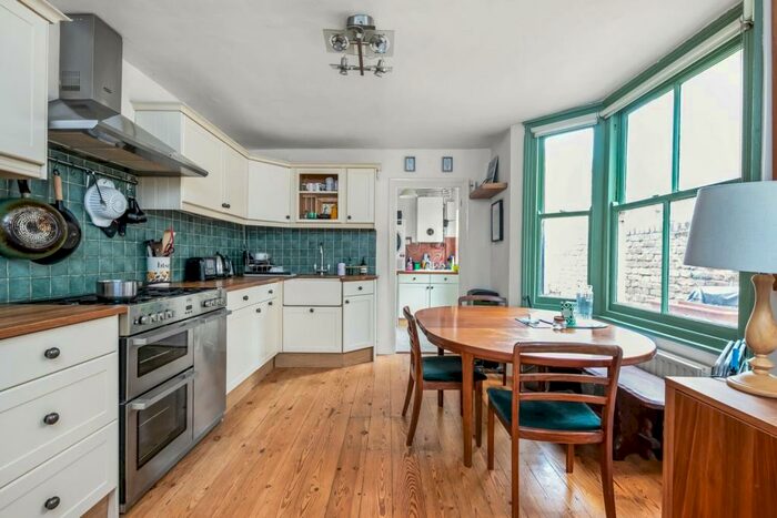 3 Bedroom House To Rent In Medlar Street, Camberwell, London, SE5