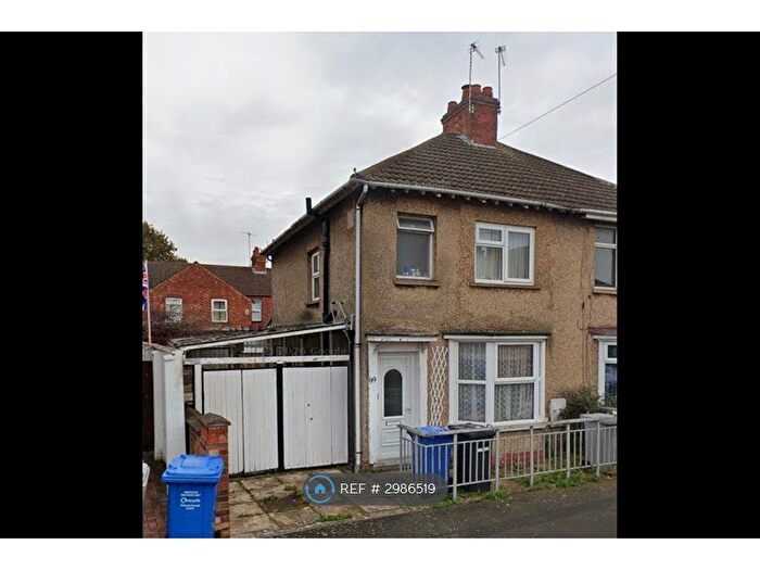 3 Bedroom Semi-Detached House To Rent In Edmund St, Kettering, NN16