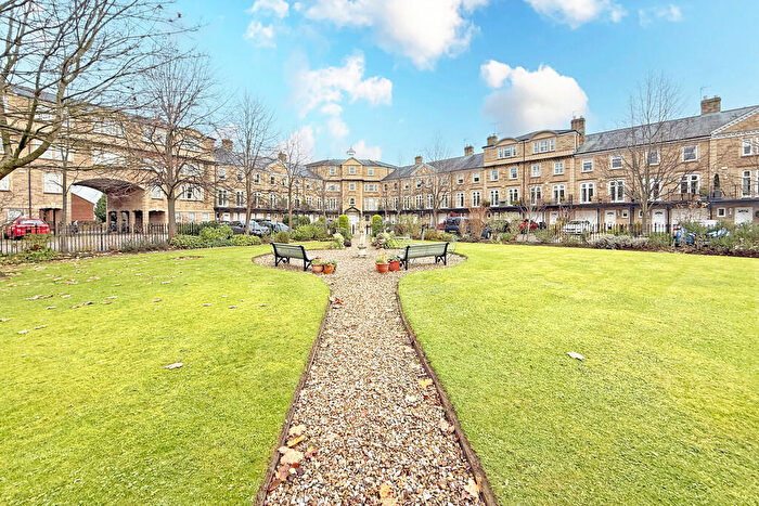 4 Bedroom Mews For Sale In Queens Gate, Harrogate, HG1