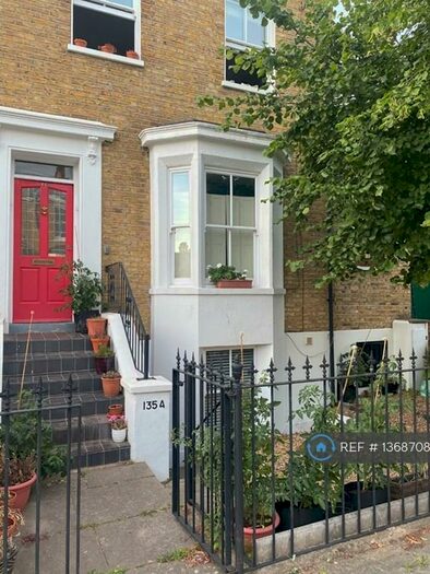 2 Bedroom Flat To Rent In Middleton Road, London, E8