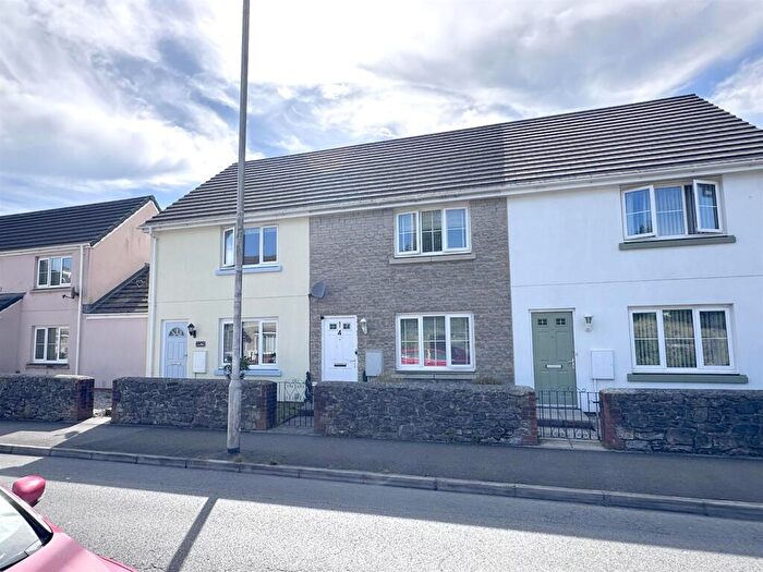 3 Bedroom Terraced House For Sale In Market Road, Plymouth, Plymouth, PL7
