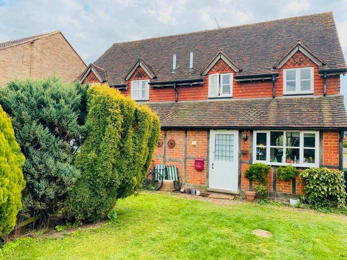 3 Bedroom Semi-Detached House To Rent In Horley Row, RH6