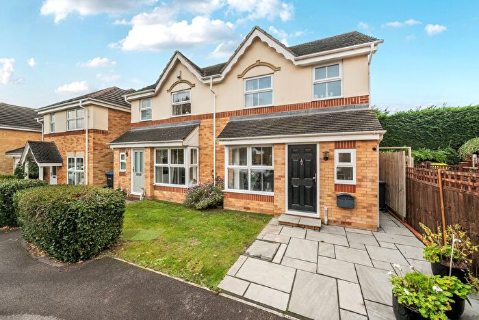 3 Bedroom Semi Detached House For Sale In Spinney Oak, Clarendon Gate, Ottershaw, KT16