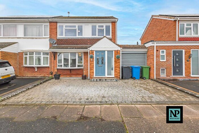 3 Bedroom Semi Detached House For Sale In Dennis, Tamworth, B77