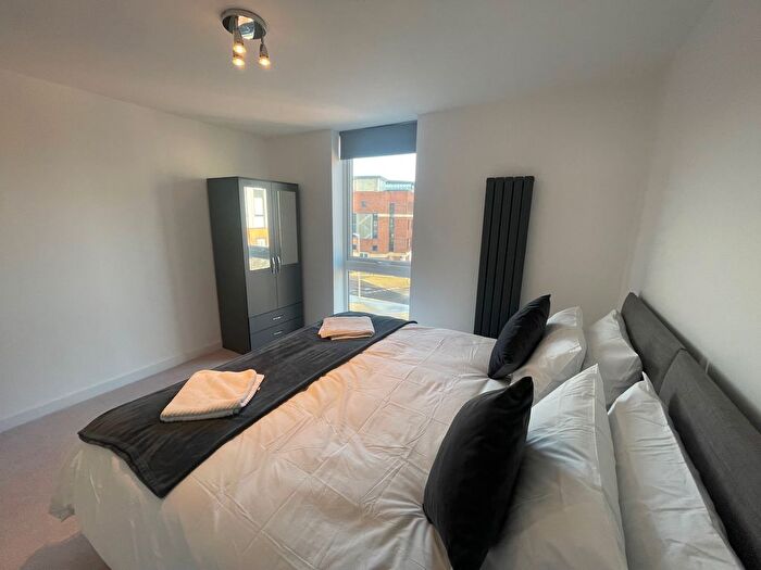 1 Bedroom Flat To Rent In Bellfield Road, High Wycombe, HP13