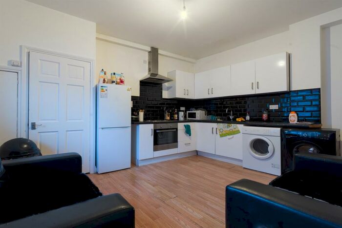 2 Bedroom Property To Rent In Fenham Road, Newcastle Upon Tyne, NE4