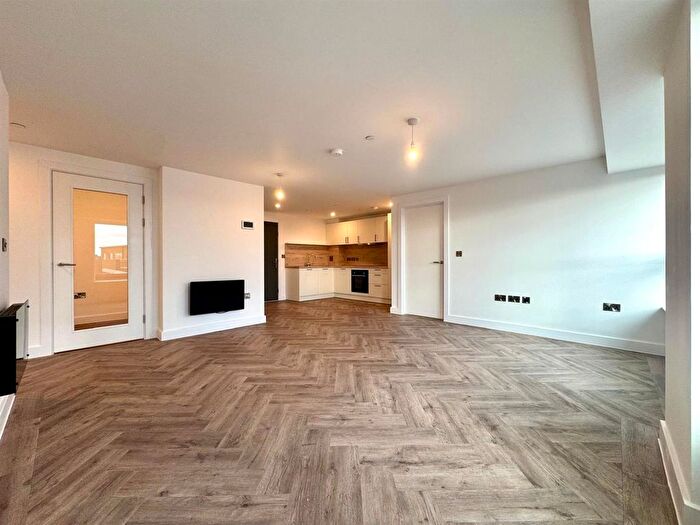 2 Bedroom Flat To Rent In Upper Gough Street, Birmimgham, B1