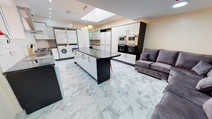 6 Bedroom House To Rent In Selly Hill Road, Selly Oak, Birmingham, B29