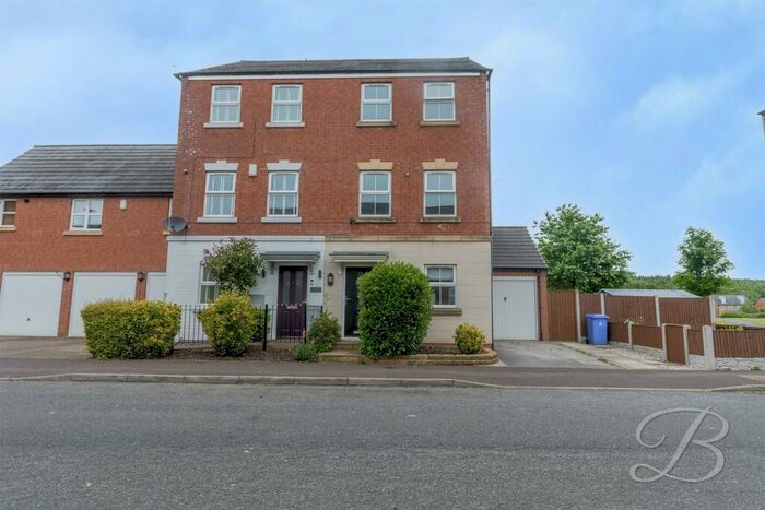 3 Bedroom Semi-Detached House For Sale In West Street, Warsop Vale, Mansfield, NG20