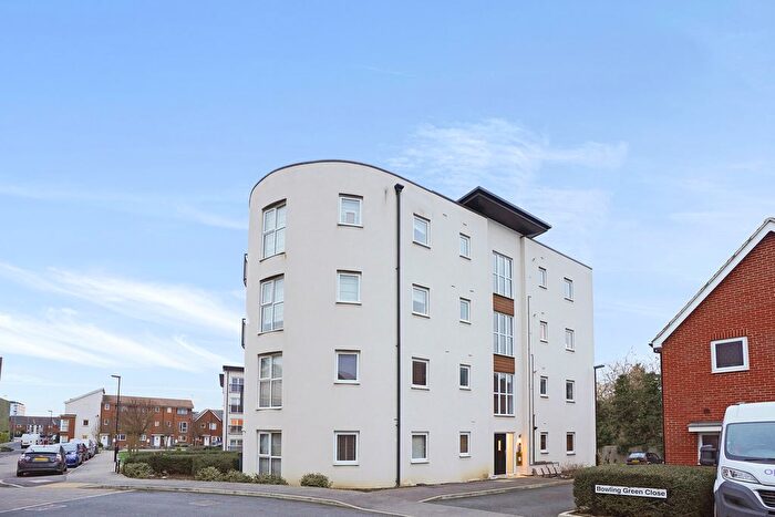 2 Bedroom Flat To Rent In Bowling Green Close, Milton Keynes, MK2