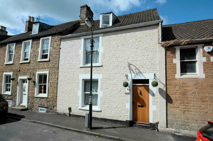 3 Bedroom Terraced House To Rent In High Street, Frome, BA11