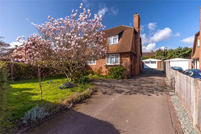 3 Bedroom Semi Detached House For Sale In The Avenue, Flitwick, Bedfordshire, MK45