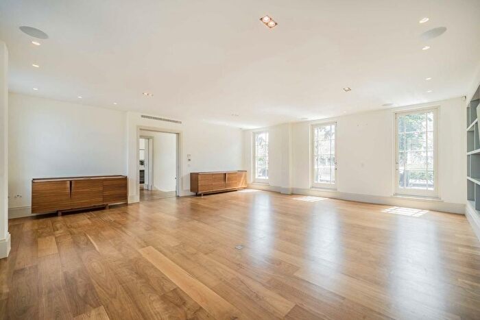3 Bedroom Flat To Rent In Westbourne Grove, Notting Hill, W11