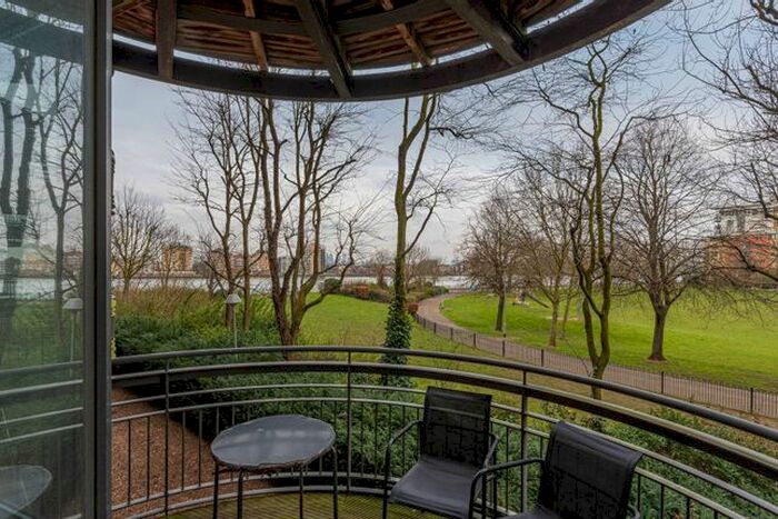 2 Bedroom Flat To Rent In New Atlas Wharf, Canary Wharf, London, E14