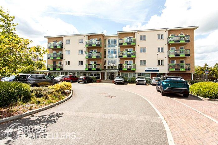 2 Bedroom Apartment For Sale In Johnstone Close, Bracknell, Berkshire, RG12