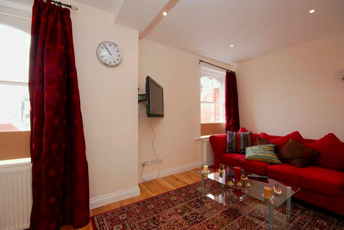 2 Bedroom Flat To Rent In Chiltern Street, Marylebone, London, W1U