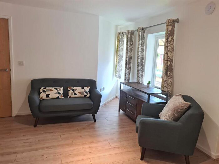 5 Bedroom Flat To Rent In The Forum, Tiverton Way, Cambridge - Group Saver, CB1