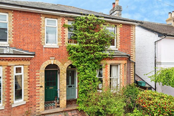 3 Bedroom Semi Detached House For Sale In Vale Road, Southborough, Tunbridge Wells, TN4