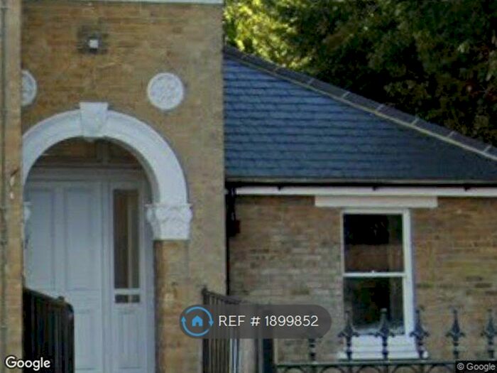 2 Bedroom Flat To Rent In Warham Road, South Croydon, CR2