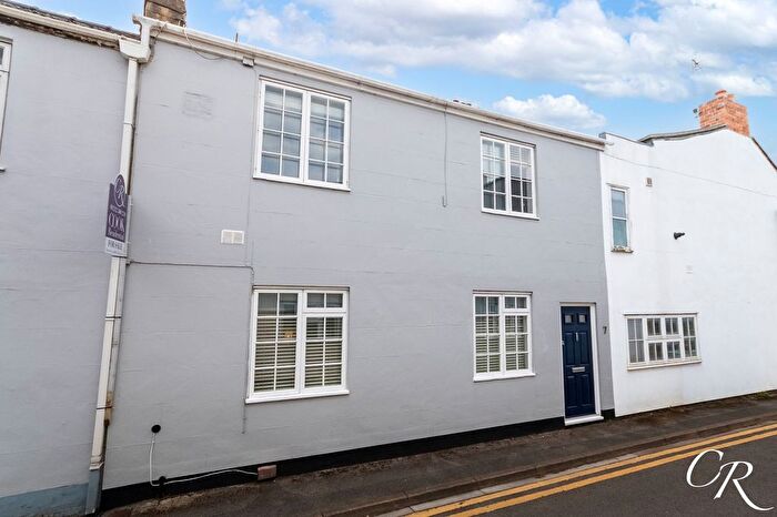 3 Bedroom Terraced House For Sale In Hewlett Place, Cheltenham, GL52