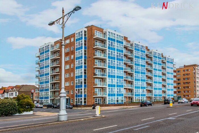 3 Bedroom Flat To Rent In Kingsway, Hove, BN3