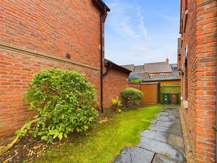 5 Bedroom Semi-detached House To Rent In Waterside Drive, Mounsorrel, LE12