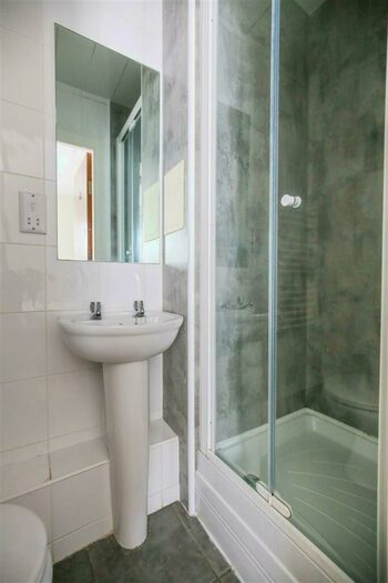 2 Bedroom Apartment To Rent In £pcm- Northumberland Street, City Centre, NE1