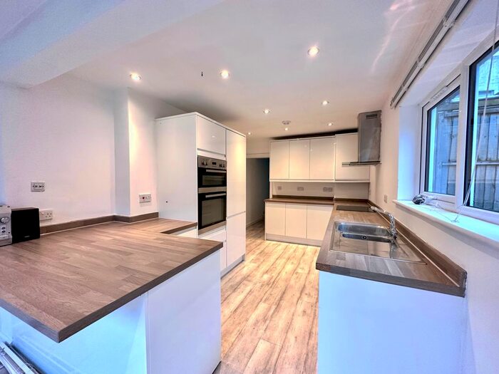 3 Bedroom Maisonette To Rent In Honor Oak Park, London, SE23