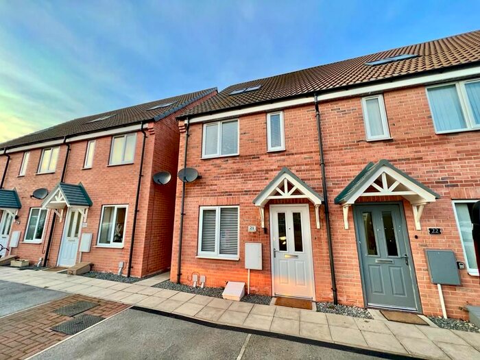 3 Bedroom End Of Terrace House To Rent In Avocet Close, Hornsea, HU18