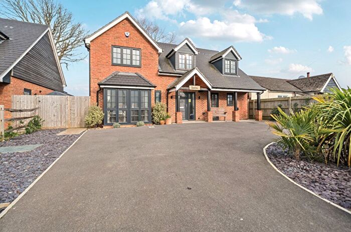 4 Bedroom Detached House For Sale In Wickham Road, Fareham, Hampshire, PO17